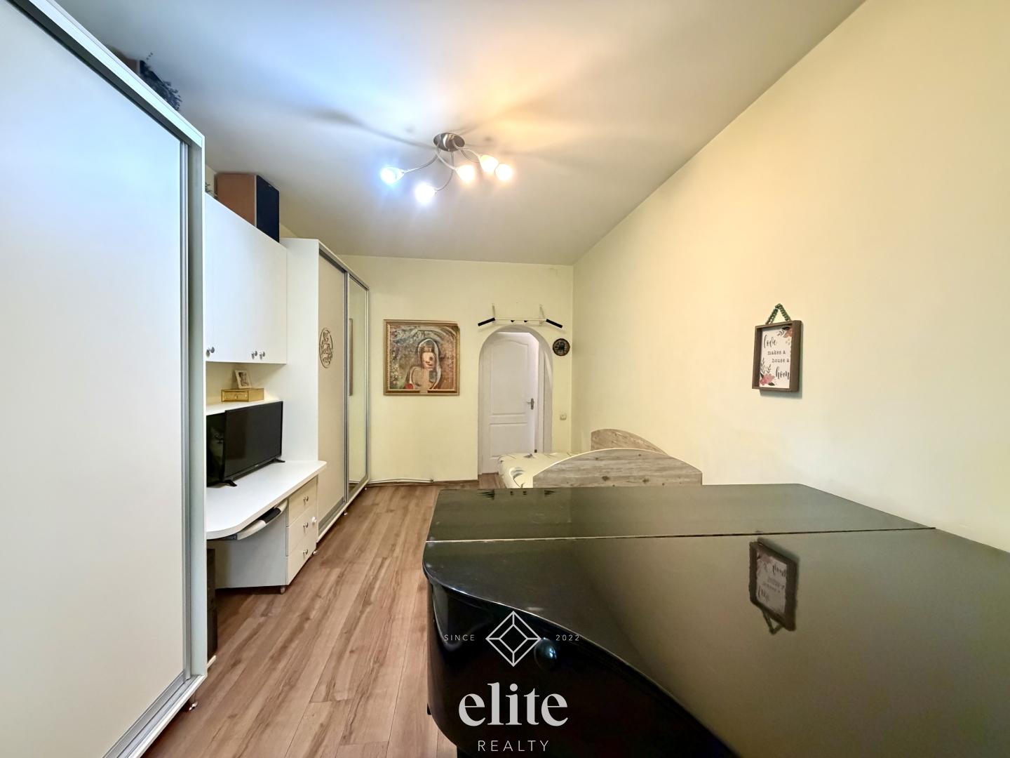 elite realty image
