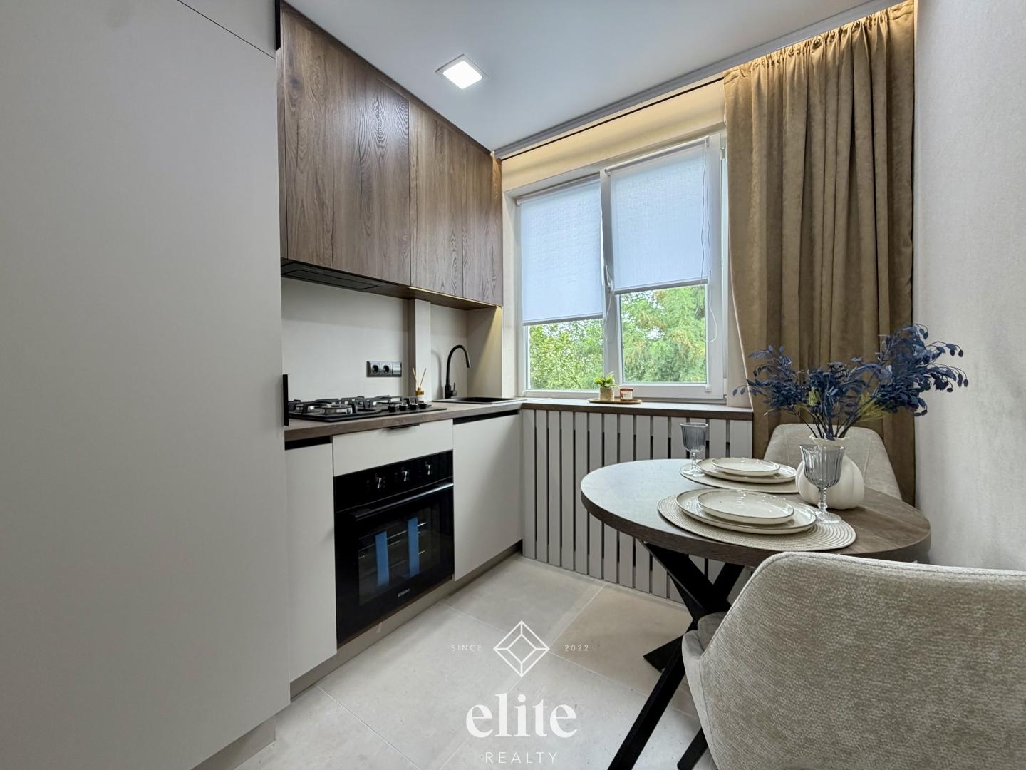 elite realty image