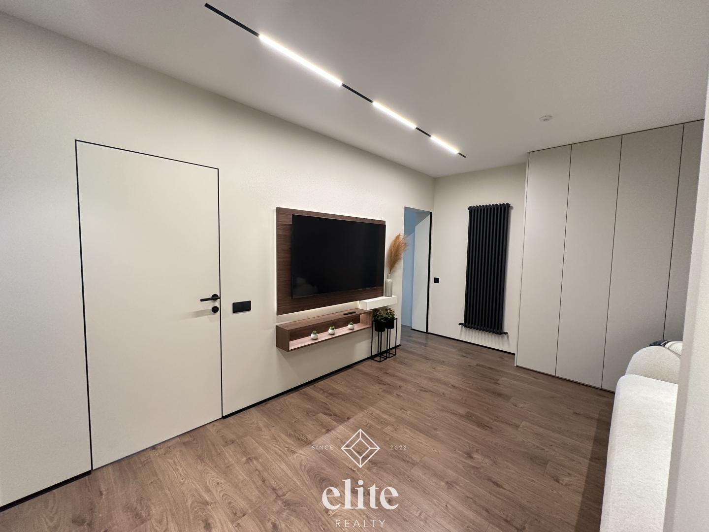 elite realty image