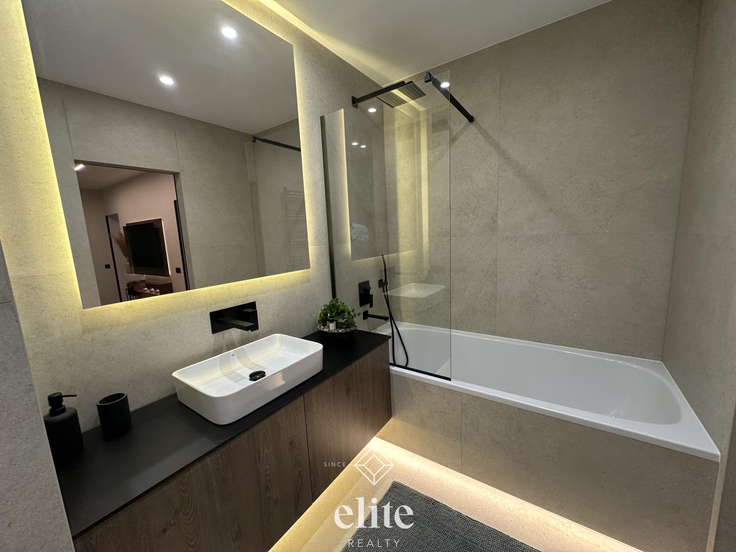elite realty image