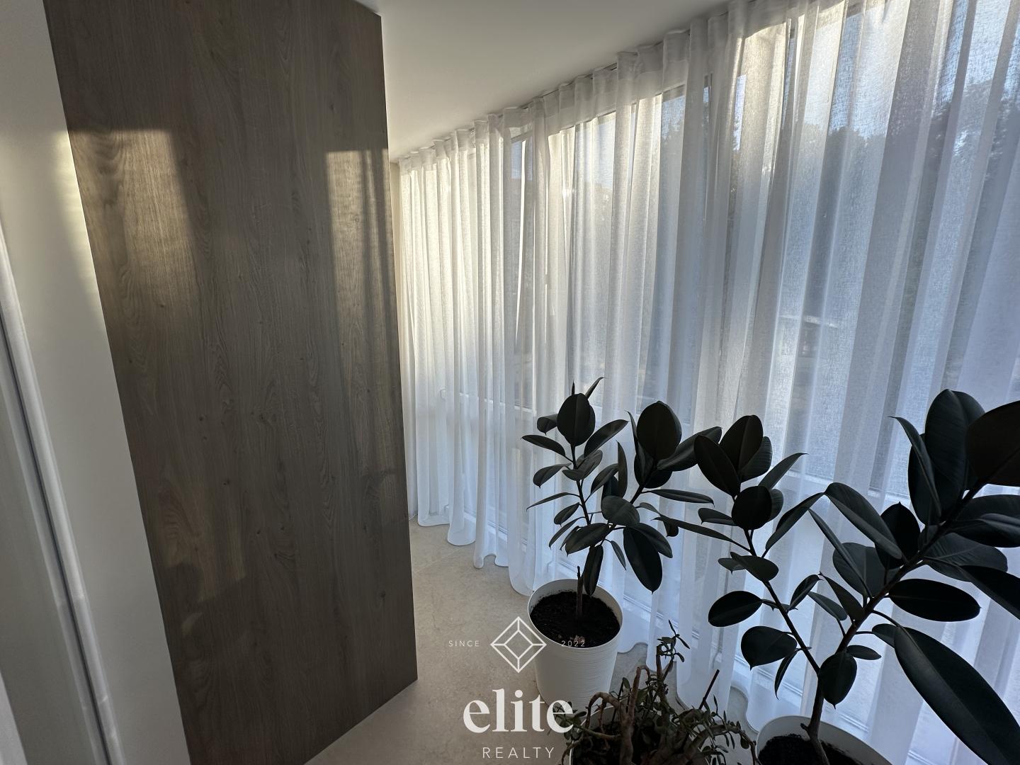 elite realty image